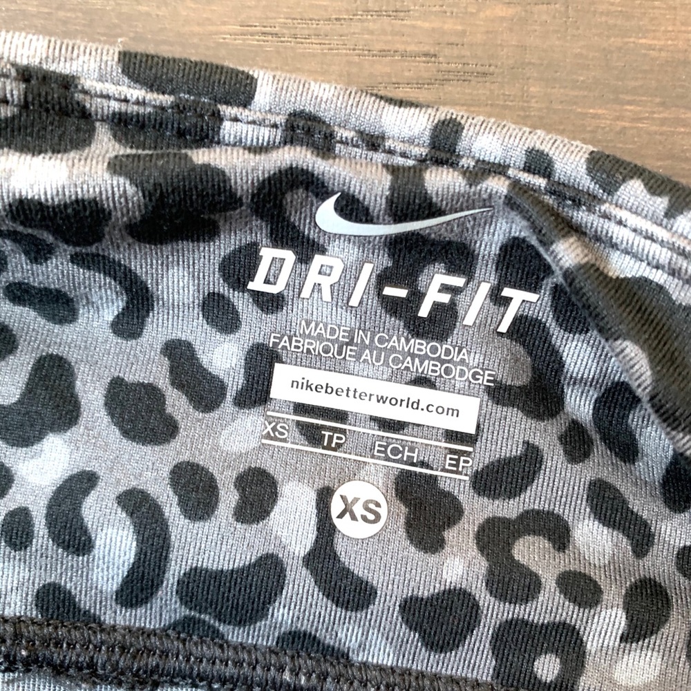 (NWOT) Nike // Cheetah Print Legging - Picture 2 of 4